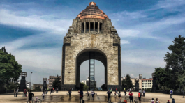 Montumeto a la Revolución